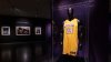 Subastan por casi $6 millones camiseta de Kobe Bryant que vistió para jugar con Los Angeles Lakers