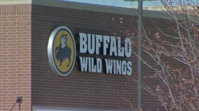 Acusan a Buffalo Wild Wings de vender nuggets de pollo en lugar de alitas  deshuesadas – Telemundo 52