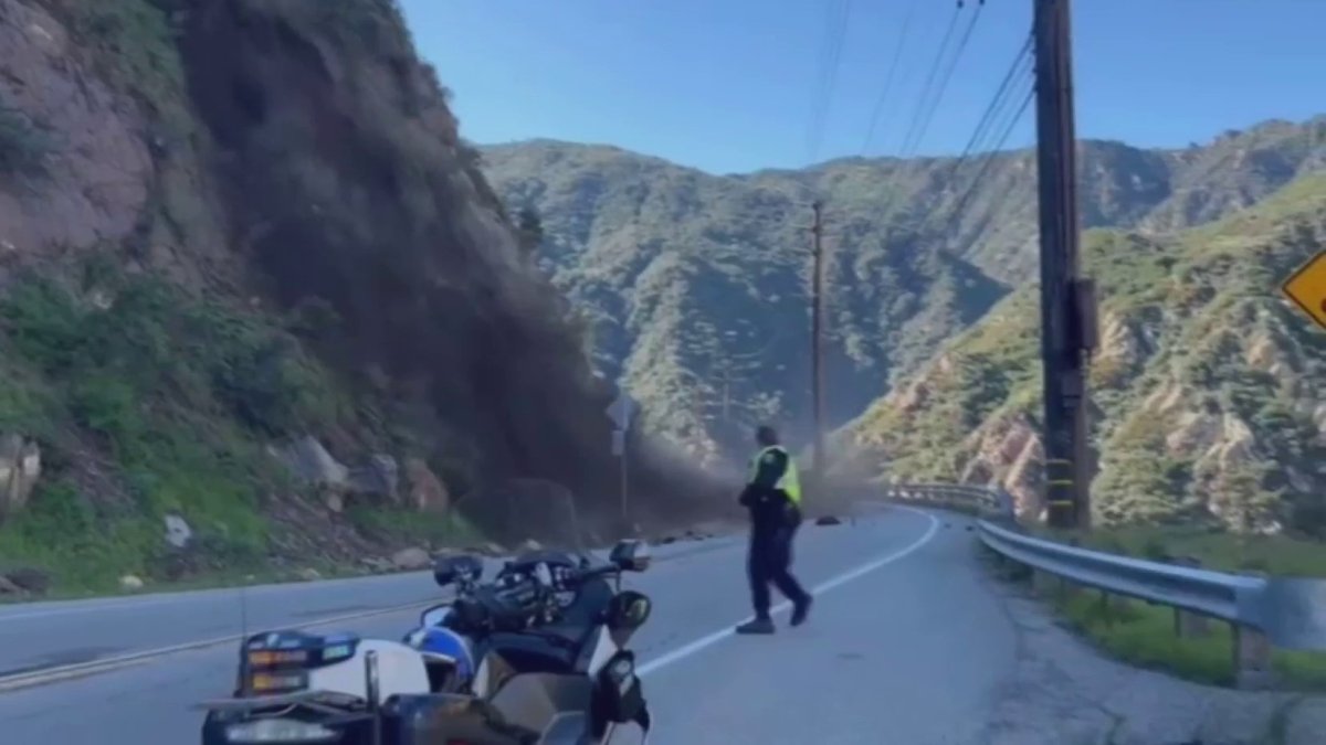 Video captures landslide on Canyon Road in Malibu