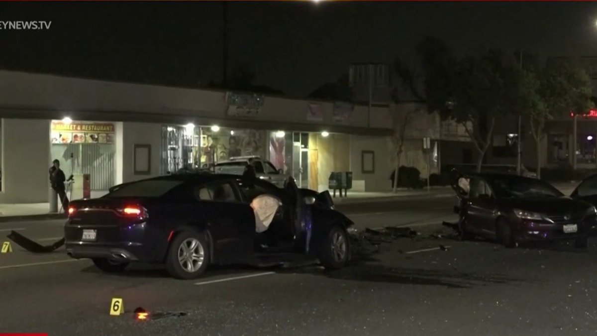 Two-vehicle crash leaves one dead, one injured in Pomona