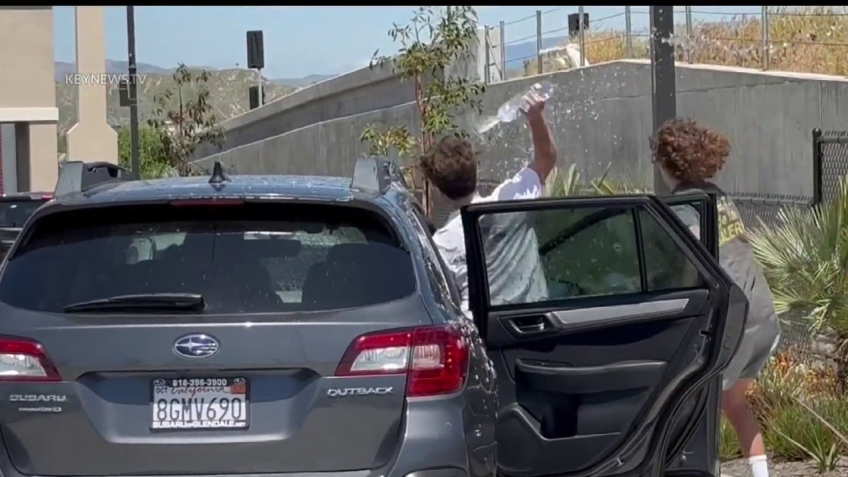 Road rage incident in Santa Clarita caught on video