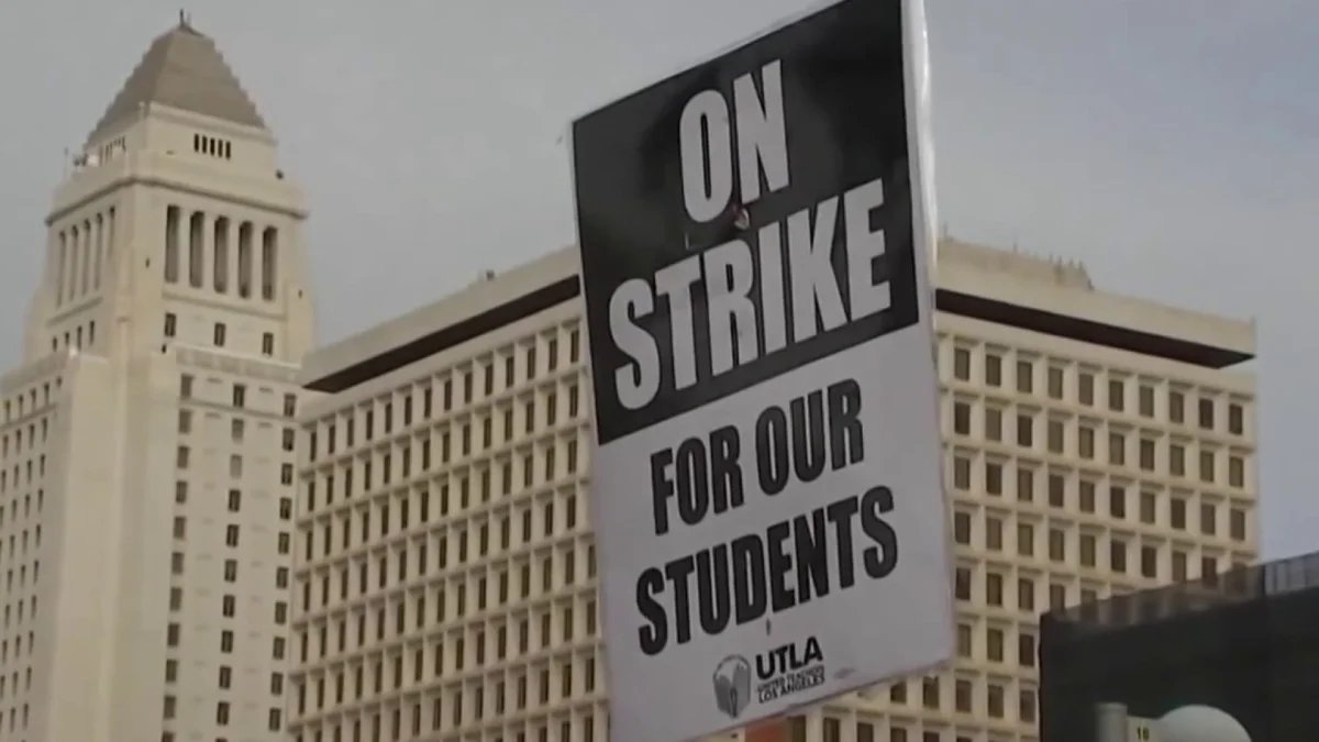 LAUSD service workers overwhelmingly approve of new labor agreement
