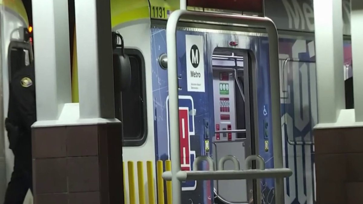 Man fatally stabbed aboard Long Beach subway