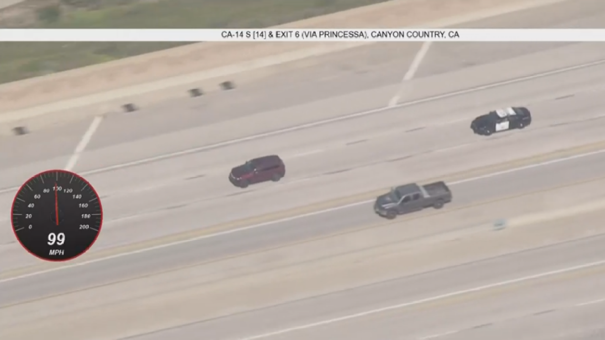 A chase breaks out on the 14 freeway in Los Angeles