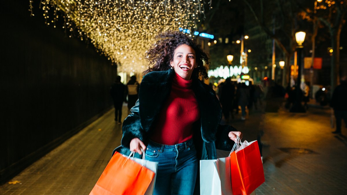 Experts reveal ways to save on Christmas shopping – Telemundo 52