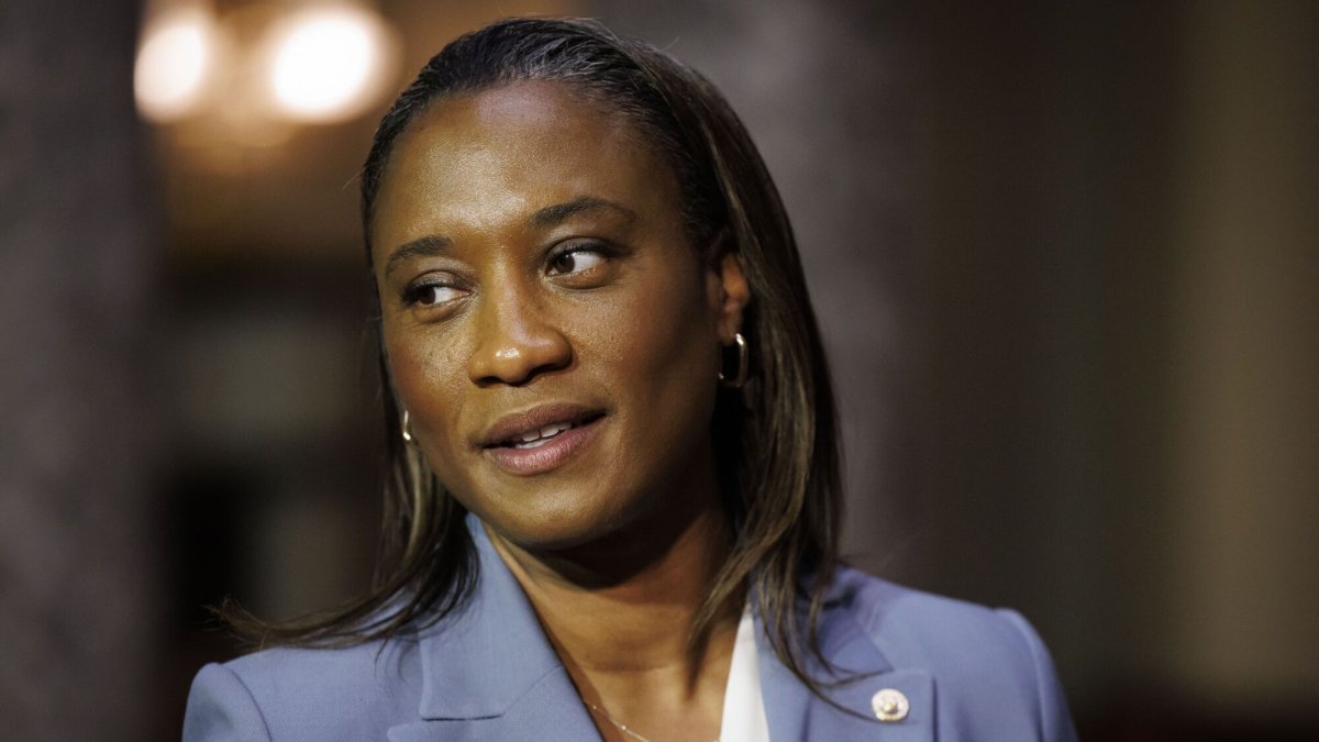 Lafonxa Butler Laphonza Butler anuncia que no se lanzará para el Senado de Estados ...