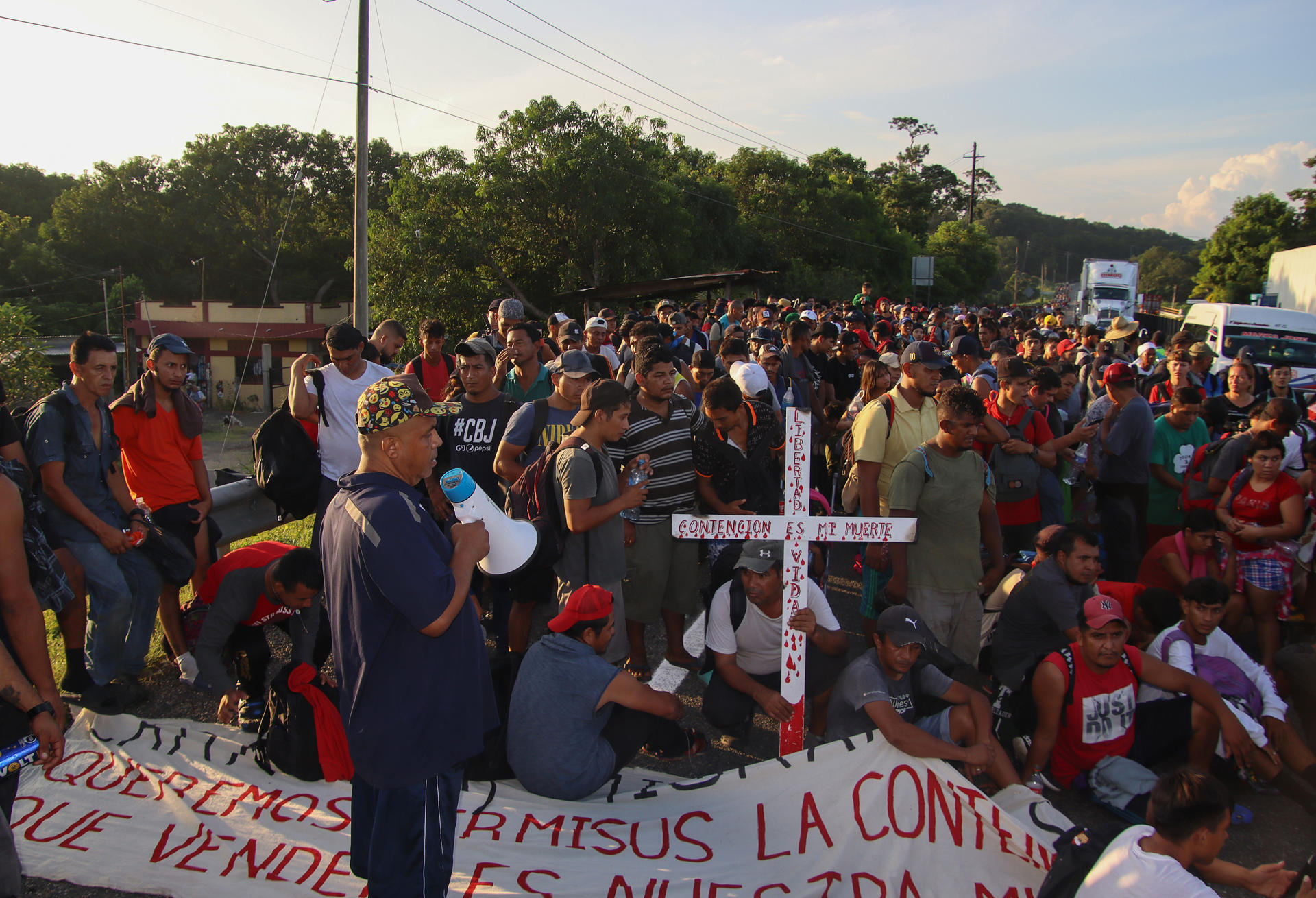 M s de 8 000 migrantes avanzan en una nueva caravana por el sur de M xico