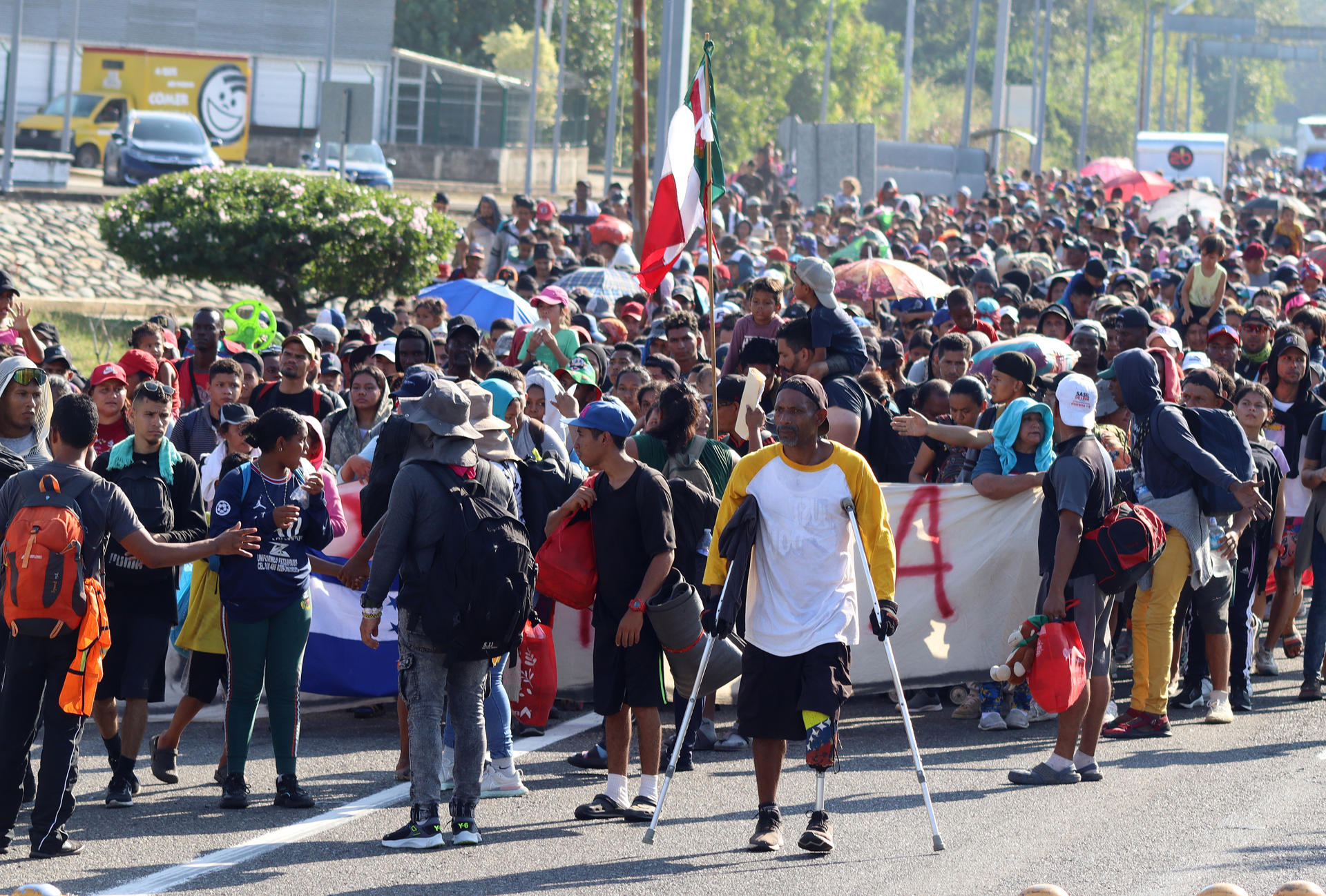 Caravana de migrantes avanza por M xico Telemundo 52