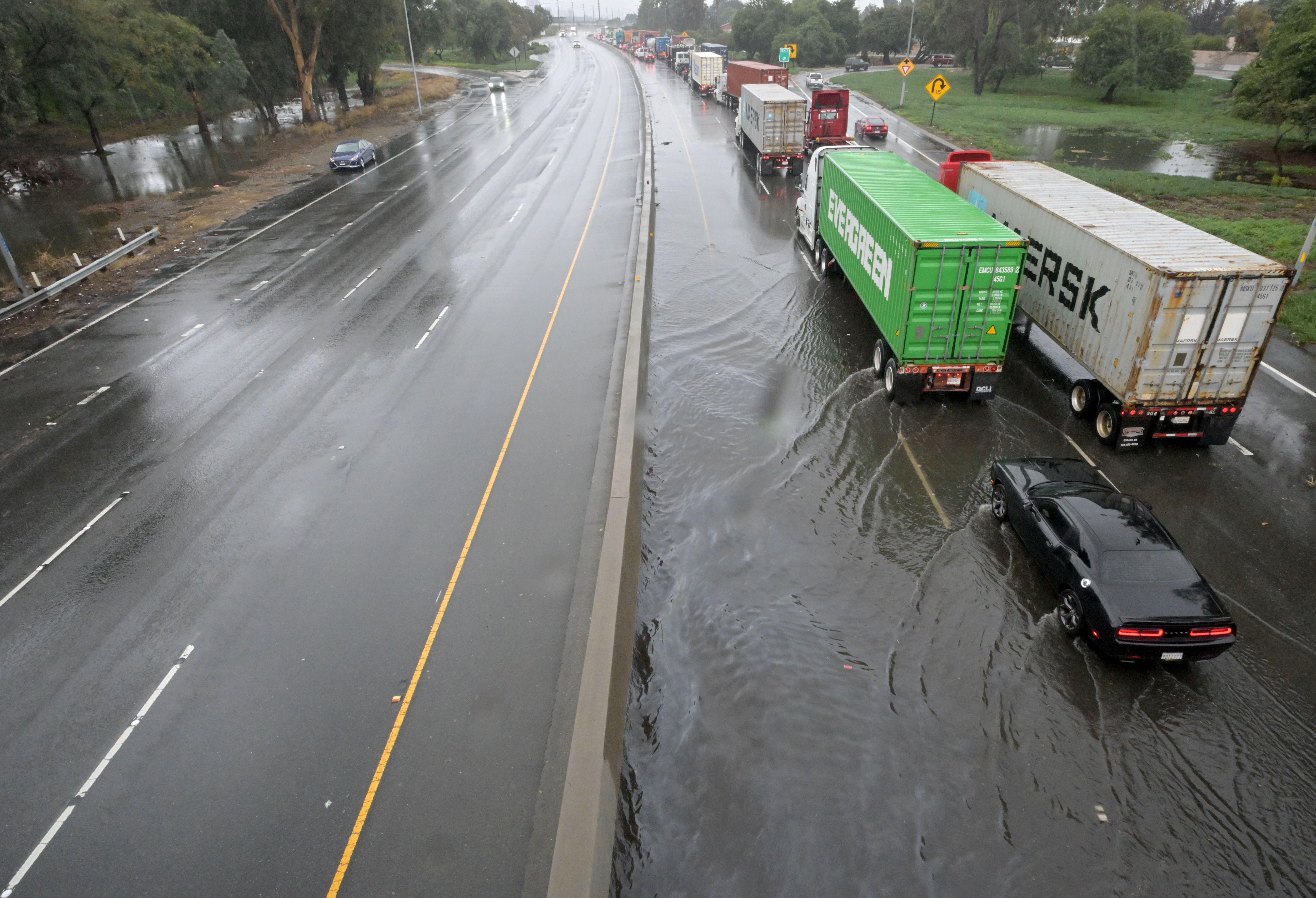 Long Beach, CA – 1 de febrero: Partes de la autopista 710 se cerraron debido a inundaciones en Long Beach el jueves 1 de febrero de 2024. (Foto de Brittany Murray/MediaNews Group/Long Beach Press-Telegram vía Getty Images)