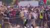 Estallan peleas durante protestas propalestinas y proisrael en UCLA