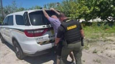 Airpod perdido lleva al arresto de conductor que presuntamente atropelló a menor