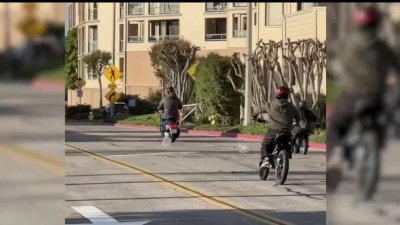 Conductores en bicicletas eléctricas causan caos en áreas de Los Ángeles