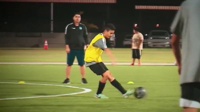 Entrenando con disciplina este joven busca llegar lejos en el fútbol