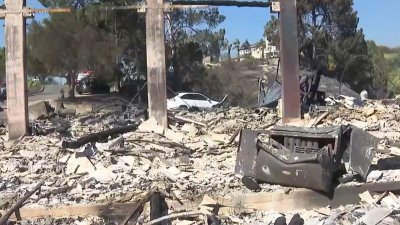 Residentes devastados al perder sus casas por incendio