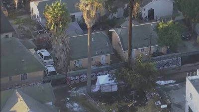 Investigan el hallazgo de un cuerpo en el sur de Los Ángeles