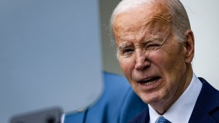 Biden aprovecha el Cinco de Mayo para criticar los planes migratorios de Trump