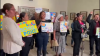 Grupo de padres pide el regreso de la policía escolar a los recintos del LAUSD
