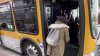 “Cualquier cosa puede pasar”: usuaria cuenta su experiencia en los buses de Metro