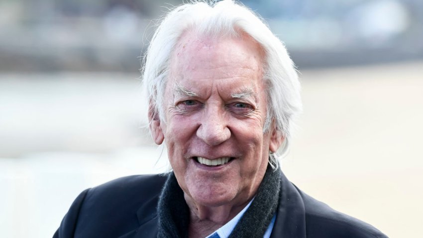 SAN SEBASTIAN, SPAIN – SEPTEMBER 26: Donald Sutherland attends ‘The Burnt Orange Heresy (Una Obra Maestra)’ photocall during 67th San Sebastian International Film Festival on September 26, 2019 in San Sebastian, Spain. (Photo by Carlos R. Alvarez/WireImage)