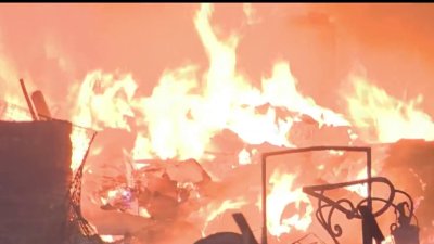 Miles de evacuados por incendio en el norte de California