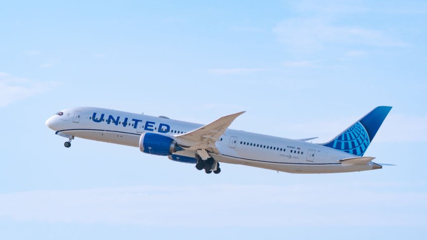 United Airlines Boeing 787-9.