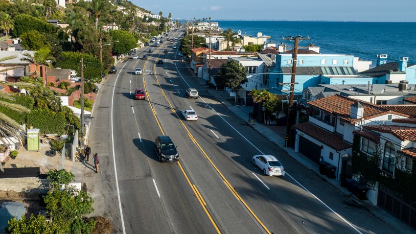 Malibu, CA, Monday, October 23, 2023 – A view looking south near the 21600 block of Pacific Coast Highway where four Pepperdine students were killed by a passing car.  (Robert Gauthier/Los Angeles Times via Getty Images)