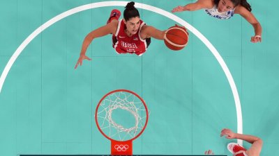 DESTACADOS: Kelsey Plum anota 12 puntos en la victoria por la medalla de oro contra Francia