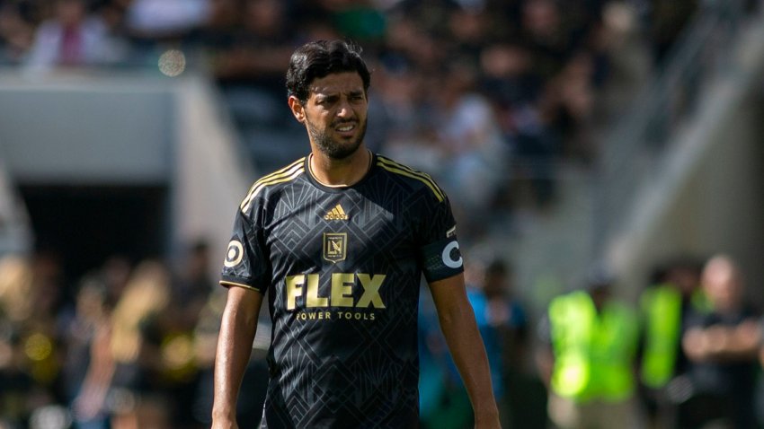 Fotografía de archivo del mexicano Carlos Vela como jugador de Los Angeles FC, el equipo de la MLS al que ha vuelta este lunes. EFE/ Armando Arorizo