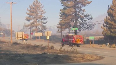 Incendio Bridge sigue siendo una amenaza para vecinos y viviendas de Wrightwood