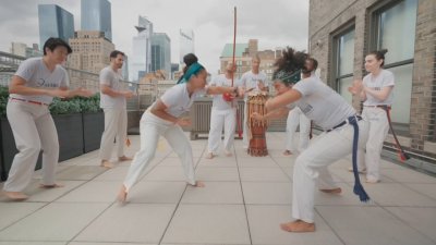 Celebrando la Independencia de Brasil a ritmo de Capoeira