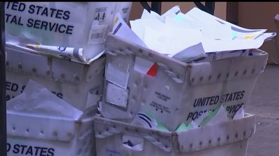 Residentes del condado de Los Ángeles comienzan a recibir su boleta de votación por correo