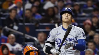 Shohei Ohtani en turno al bate este miércoles frente a los Mets de Nueva York durante el tercer juego de la Serie de Campeonato de la Liga Americana que los Dodgers de Los Ángeles ganaron por 8-0. EFE/EPA/CJ GUNTHER