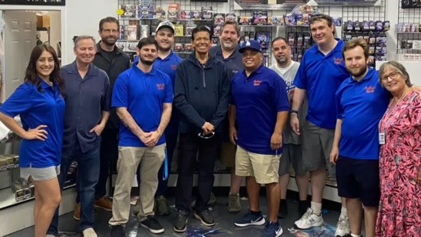 Fernando Valenzuela visited a sports memorabilia store in Van Nuys a couple of months before his death.