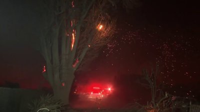 Residentes de Santa Paula amenazados por el incendio Mountain