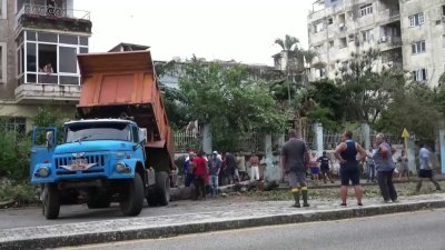 Las autoridades cubanas reportan más de 461 derrumbes en La Habana tras el huracán Rafael