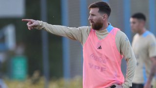 El capitán de la selección argentina, Lionel Messi, durante un entrenamiento en el predio de Ezeiza, este martes.