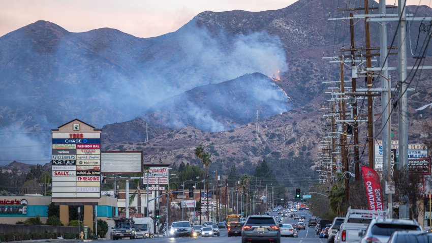 SYLMAR, CA – JANUARY 08: The Hurst fire burns in the hills above Sylmar, CA on Wednesday, Jan. 8, 2025. (Myung J. Chun / Los Angeles Times via Getty Images)