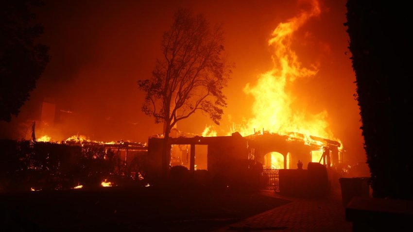 Un tercer foco agrava la situación de los incendios en Los Ángeles