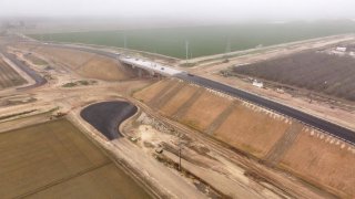 The California High Speed Rail project's Fargo Ave Overcrossing in January 2025. The crossing is east of State Route 43 and the city of Hanford in Kings County.