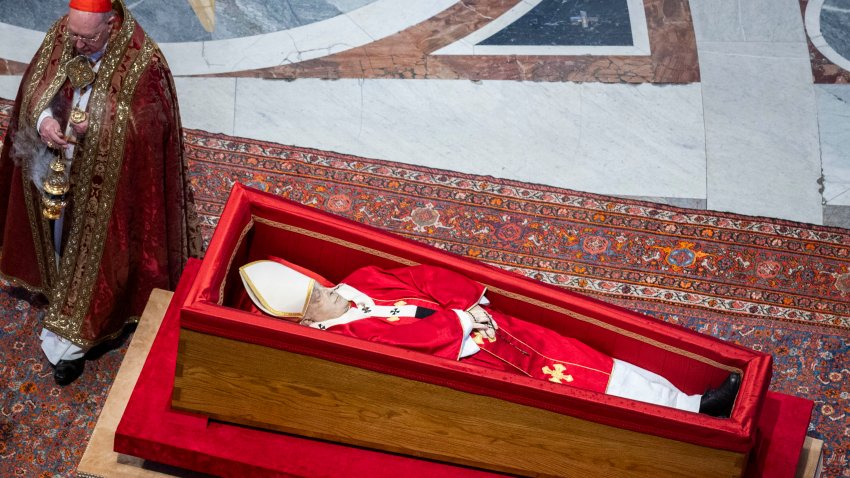 (EDITOR’S NOTE: Image depicts death.) The body of Pope Francis, which will remain on display for three days, at St. Peter’s Basilica in the Vatican. Vatican City (Vatican), April 23rd, 2025 (Photo by Vatican Pool/ Spaziani/Stefano Spaziani/Mondadori Portfolio via Getty Images)