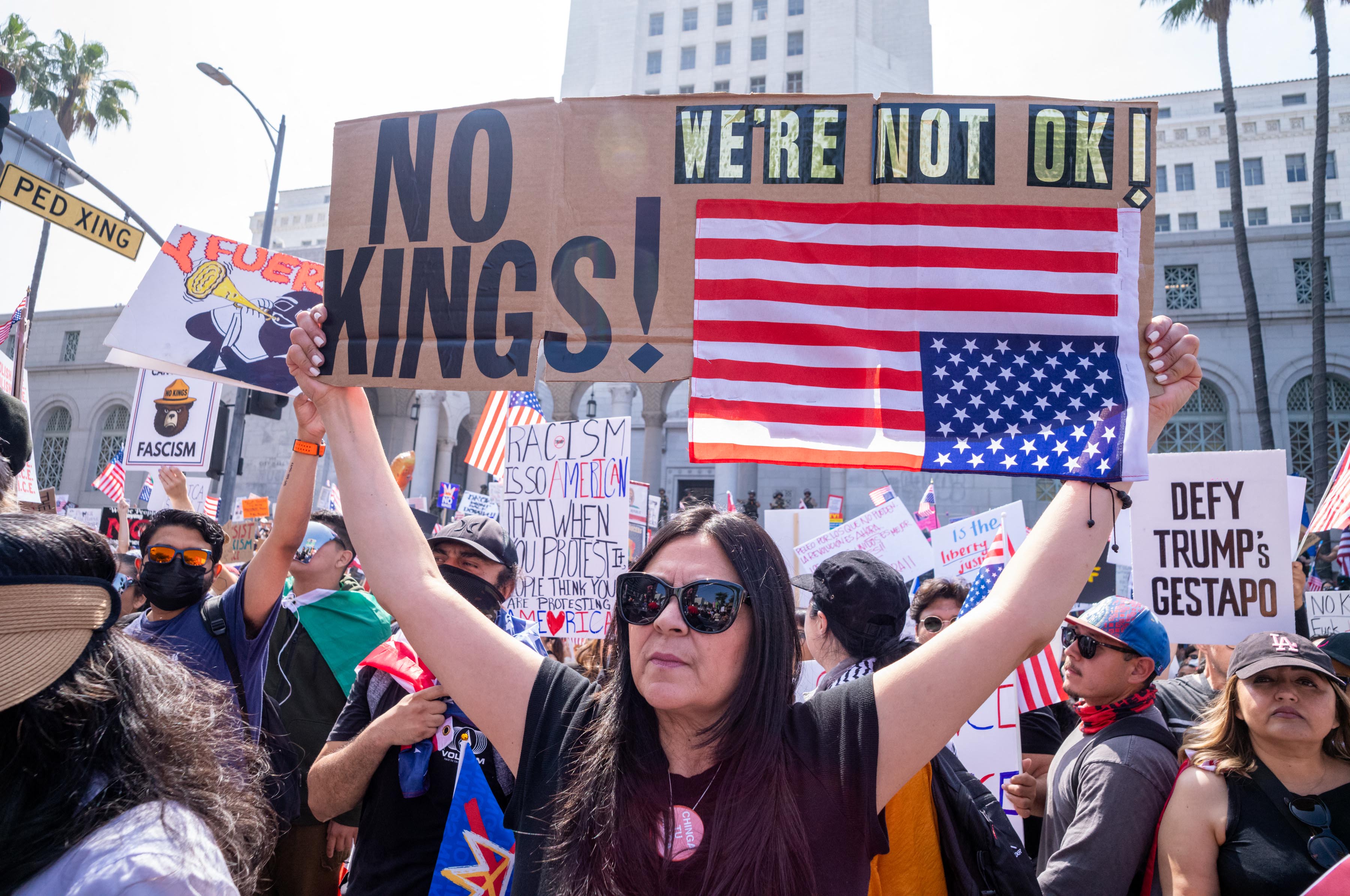Escenas de las protestas de ‘No Kings Day’ en Los Ángeles – Telemundo 52