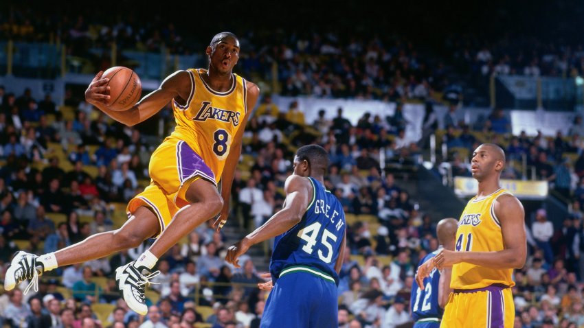 INGLEWOOD, CA – JANUARY 20: Kobe Bryant #8 of the Los Angeles Lakers goes to the basket against the Dallas Mavericks on January 20, 1997 at the Great Western Forum in Inglewood, California.