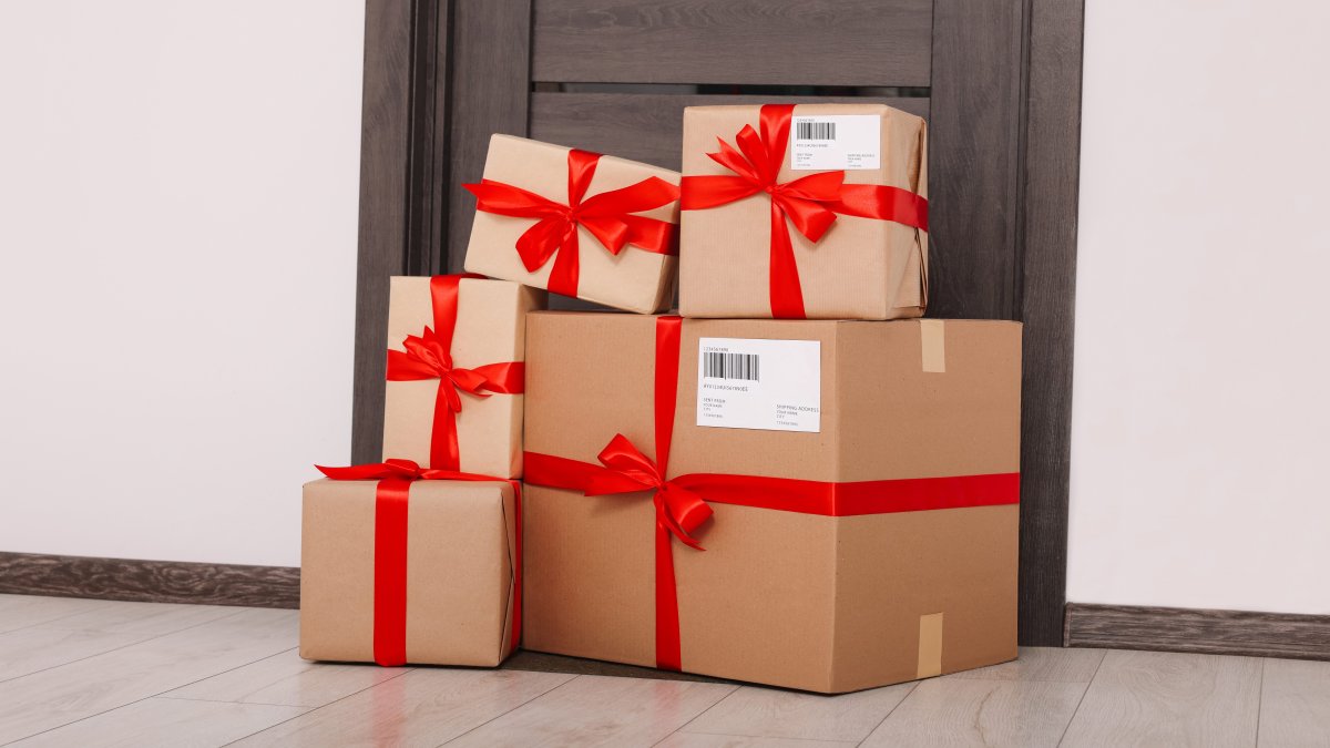 Envía a tiempo tus regalos: FedEx, USPS y UPS anuncian fechas de entregas para Navidad