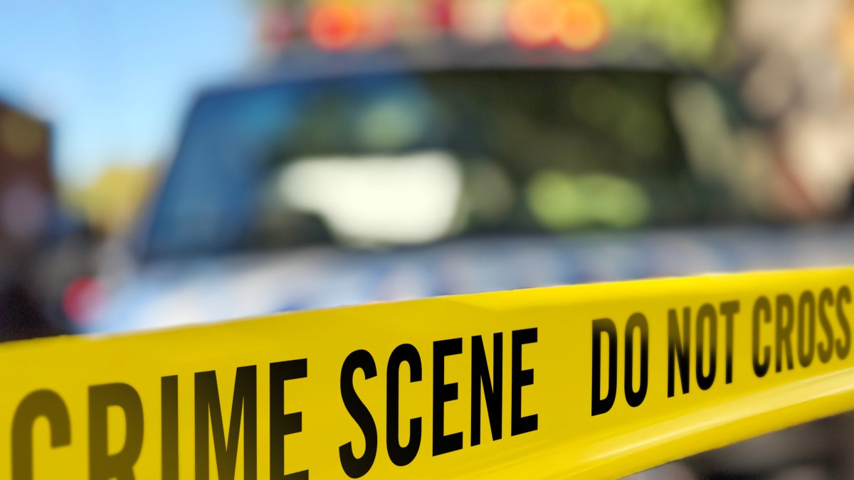 Hallan cadáver de mujer enterrado en zona desértica en el condado de San Bernardino