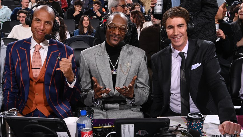 Snoop Dogg se consolida como analista de la NBA con su carisma y versatilidad