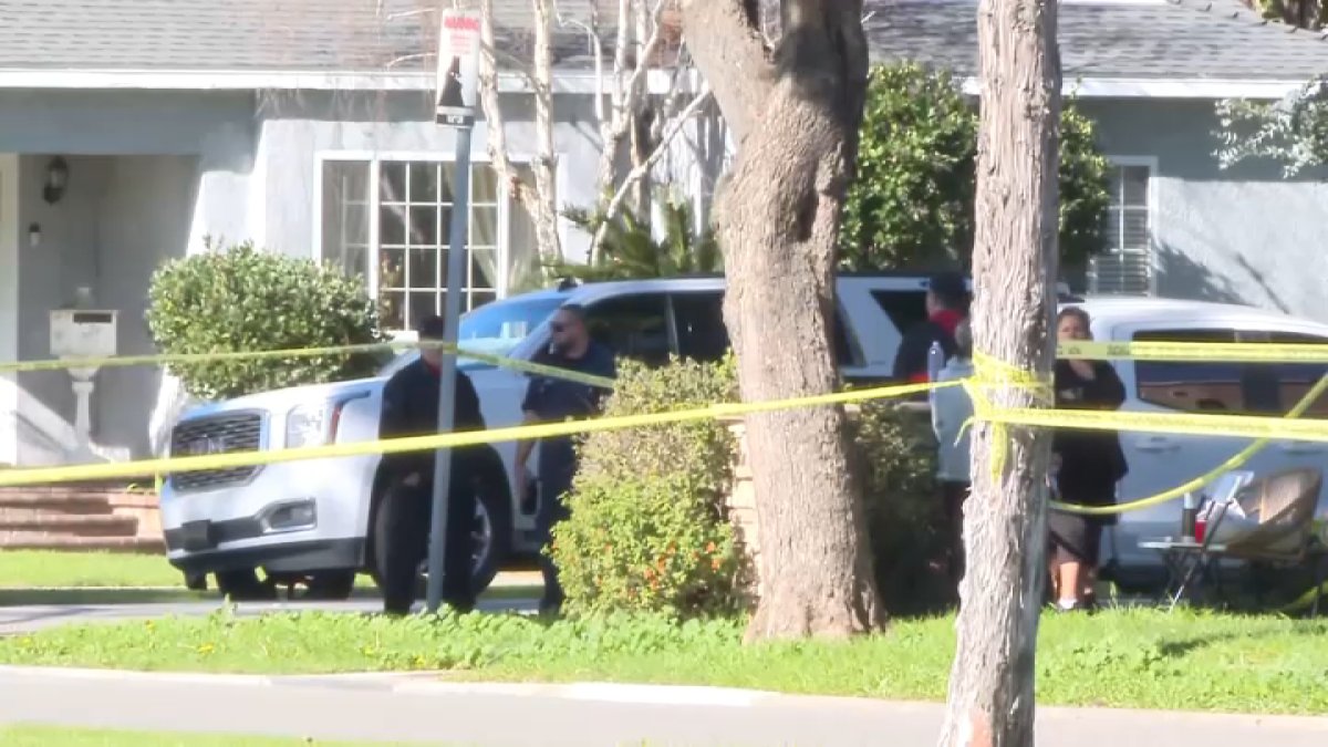 Hallan tres muertos dentro de una casa en Lakewood – Telemundo 52