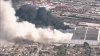 Se reaviva incendio en almacén de comida refrigerada en Boyle Heights 