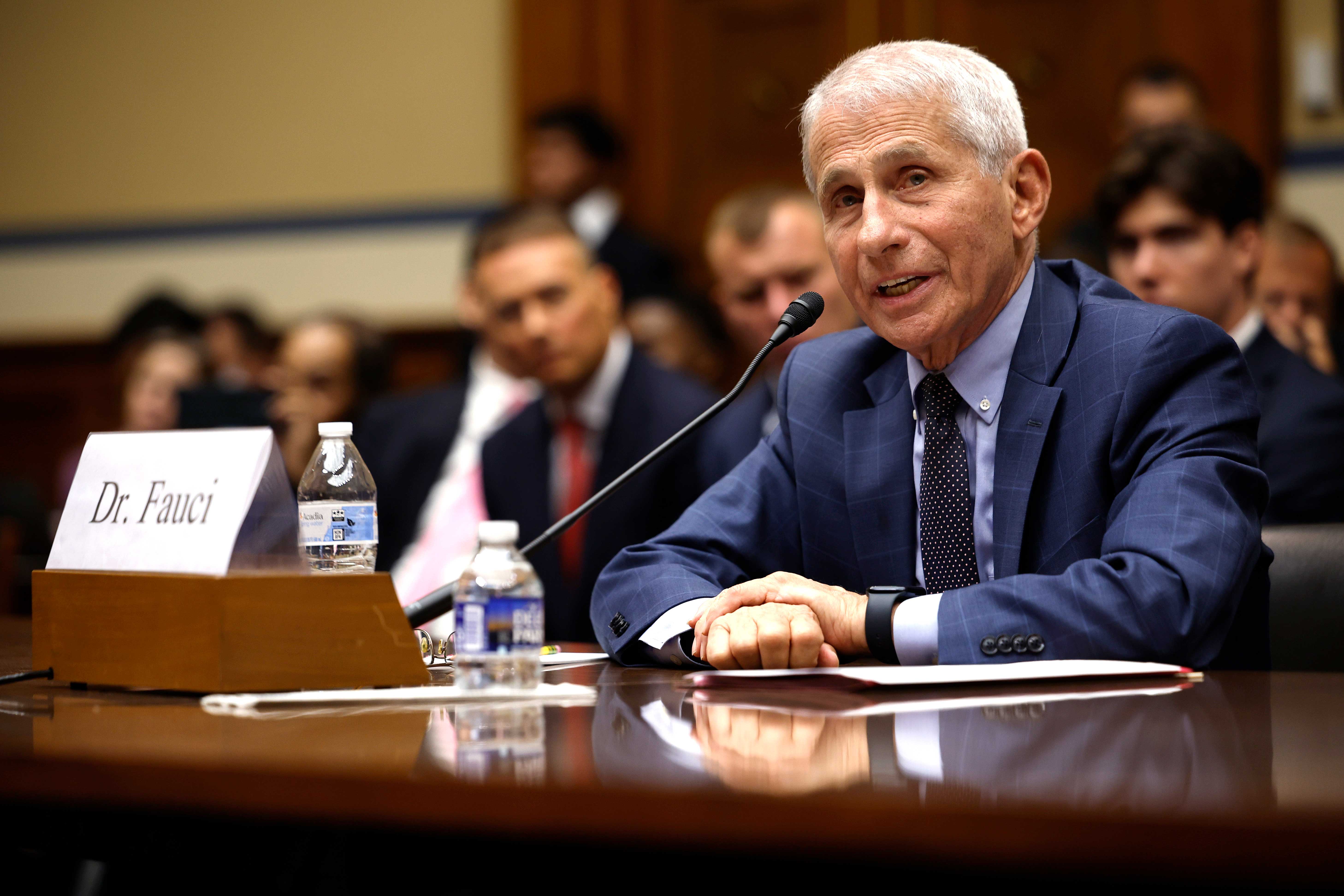 Anthony Fauci invoca su derecho de la Quinta Enmienda a no declarar en una audiencia sobre COVID-19