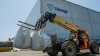 Concluye retiro masivo de desechos en almacén de Lineage Logistics en Boyle Heights
