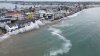 Litoral de Long Beach sigue bajo riesgo tras el impacto de potentes olas en viviendas